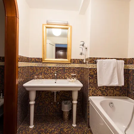 Otel Grand Italia Kaloşvar