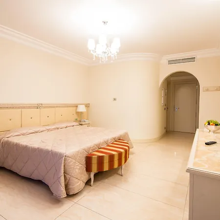 Hotel Grand Italia 5*