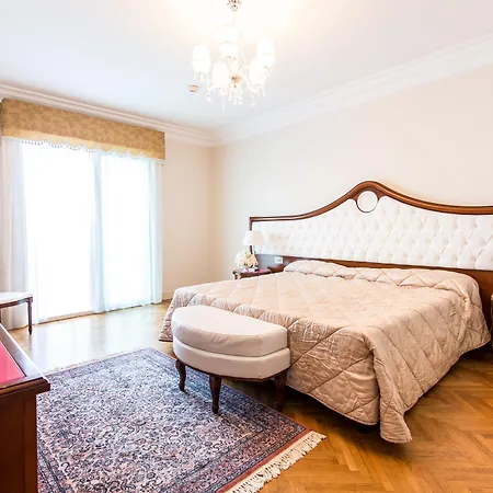 Grand Italia Szálloda 5*