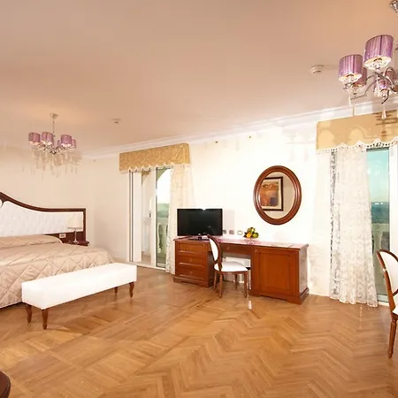 Grand Italia 5* Kluż-Napoka