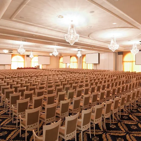 Grand Italia Szálloda