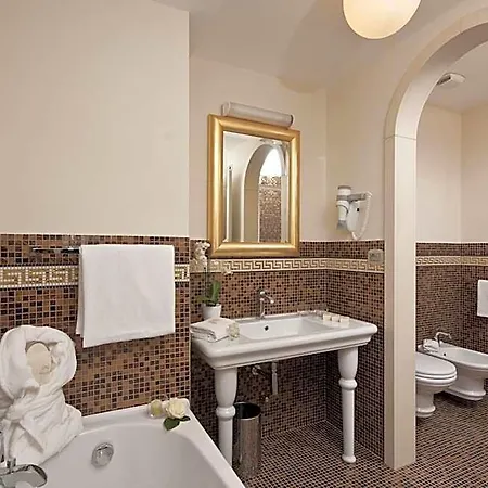 Hotel Grand Italia 5*