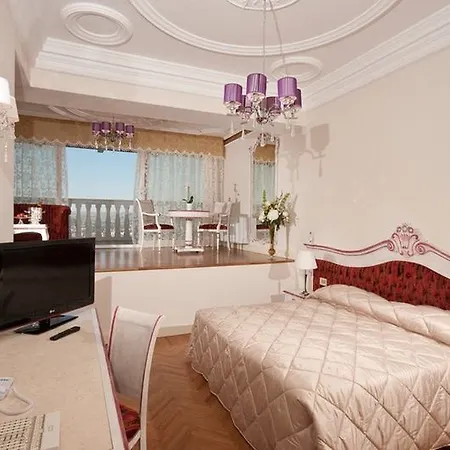 Otel Grand Italia 5*